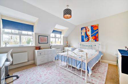 1425250-12-69b823...