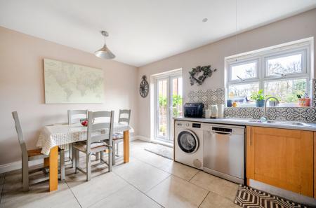 1425250-23-69b824...