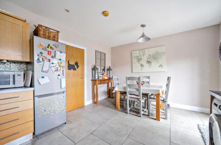 1425250-21-69b824...