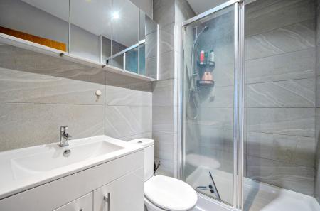 1425250-10-69b823...