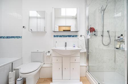 1347022-15-68c44a...