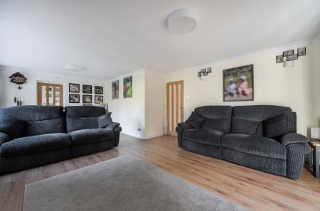 1415015-7-6992efb...