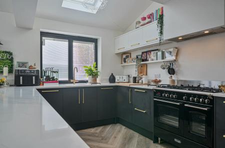 1372006-24-68fa30...