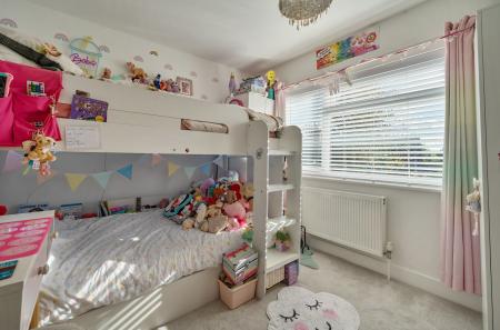 1372006-6-68fa2df...