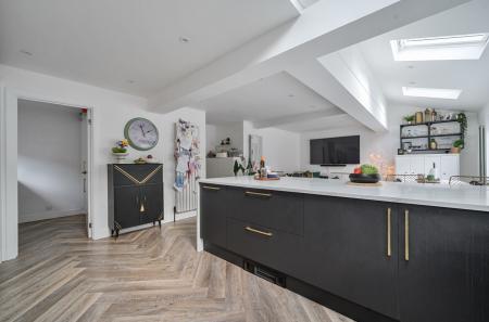 1372006-26-68fa30...