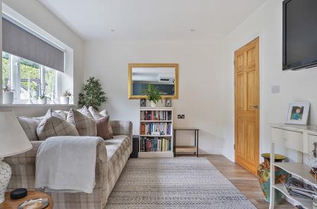 1328474-28-688271...