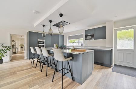 1328474-27-688271...