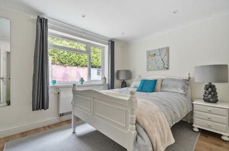 1328474-15-688271...