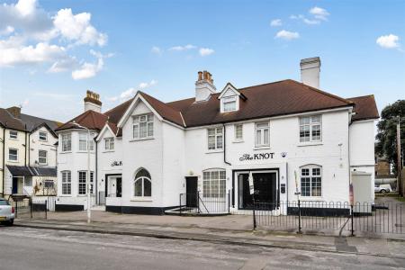 1 Bedroom Flat for sale in Westgate by Guildcrest