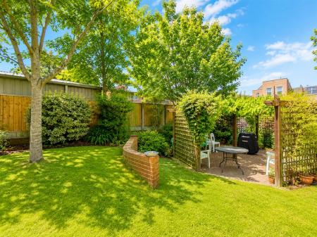 dickens court garden 2.png