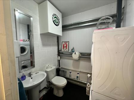 Unit 45 Maple Leaf, Manston for Sale by Guildcrest