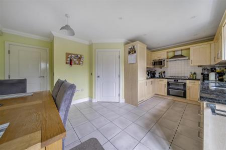 1357945-14-68d2bd62e3443.jpg