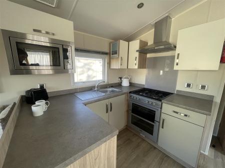 2 Bedroom Static Home for Sale in Monkton By Guild