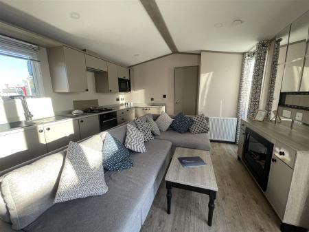 3 Bedroom Static Home For Sale By Guildcrest Estat