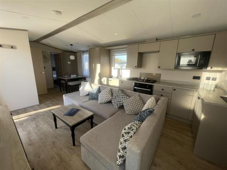 3 Bedroom Static Home For Sale By Guildcrest Estat
