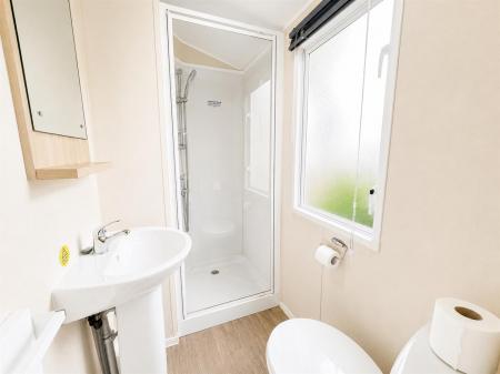 orchard en-suite.jpeg