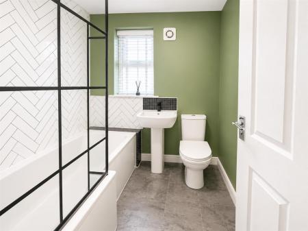 bishop bathroom.jpg