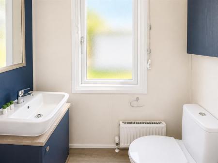 FH 6 - toilet.jpeg