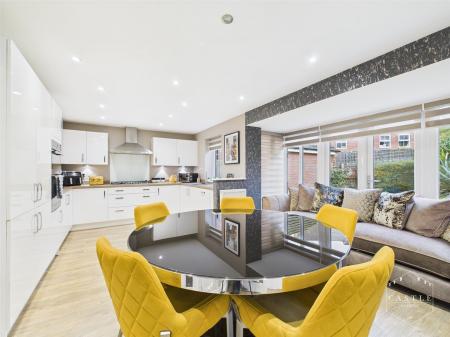 BREAKFAST KITCHEN