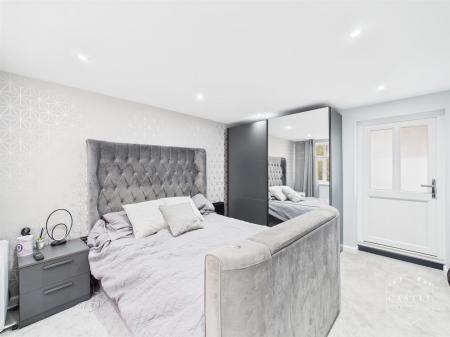 SEPARATE ANNEXE - BEDROOM