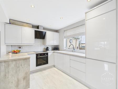 BREAKFAST KITCHEN - KITCHEN AREA