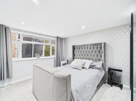 SEPARATE ANNEXE - BEDROOM