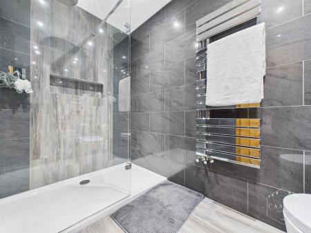 ENSUITE SHOWER ROOM
