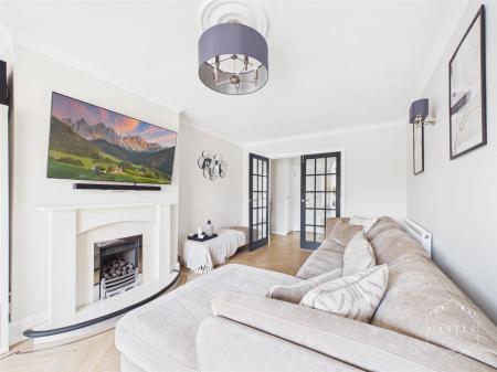 OPEN PLAN FAMILY LIVING ROOM