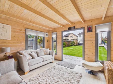 OUTSIDE - SUMMER HOUSE/CABIN