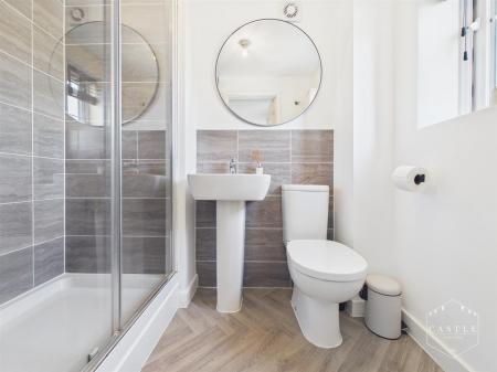ENSUITE SHOWER ROOM