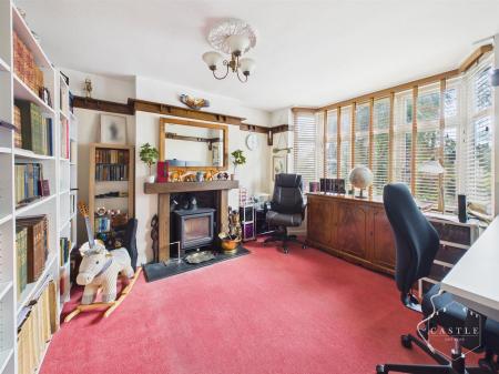 DINING/FAMILY ROOM