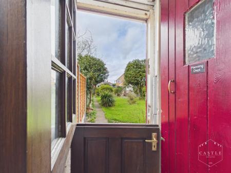 SIDE PASSAGEWAY