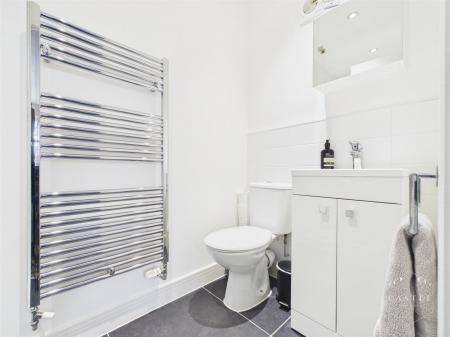 ENSUITE SHOWER ROOM