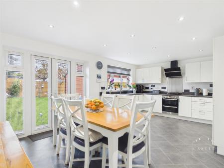BREAKFAST KITCHEN
