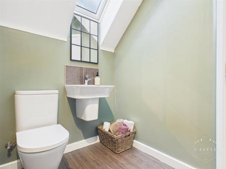 ENSUITE SHOWER ROOM