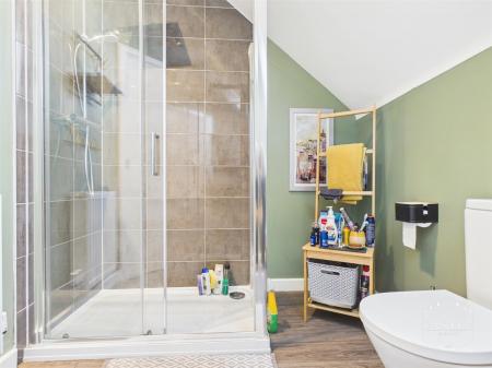 ENSUITE SHOWER ROOM