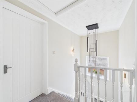 FIRST FLOOR LANDING