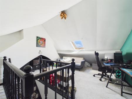 OCCASIONAL BEDROOM/HOBBIES ROOM