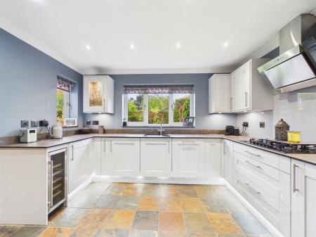 BREAKFAST KITCHEN - Kitchen Area