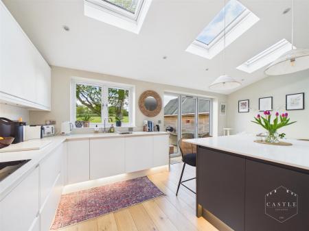 OPEN PLAN LIVING KITCHEN