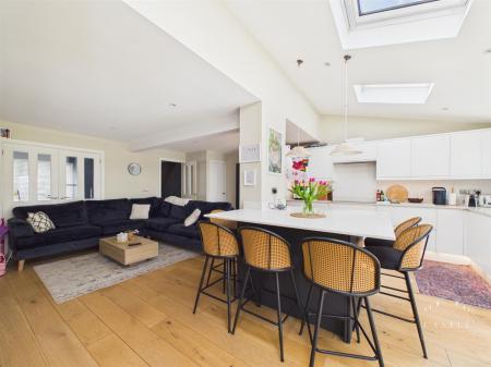 OPEN PLAN LIVING KITCHEN