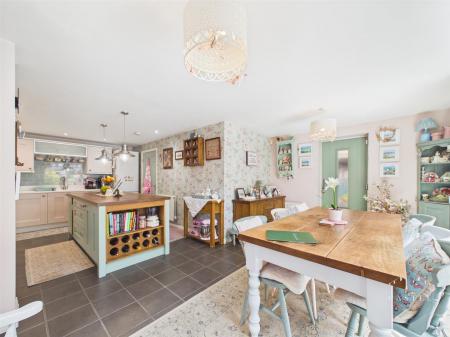 DINING KITCHEN - Dining Area