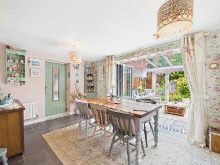 DINING KITCHEN - Dining Area