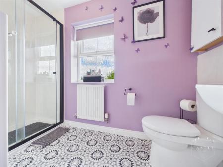 ENSUITE SHOWER ROOM