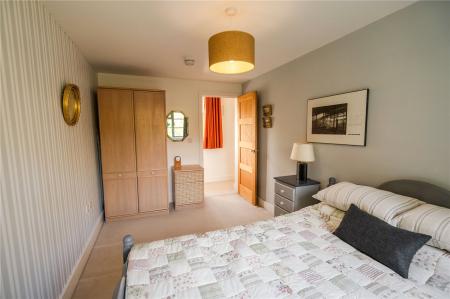 Bedroom 2 (2)