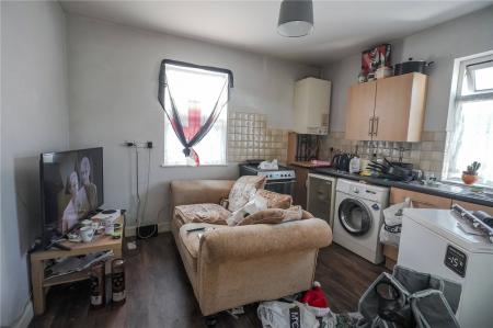 Flat2-Living/Kitchen