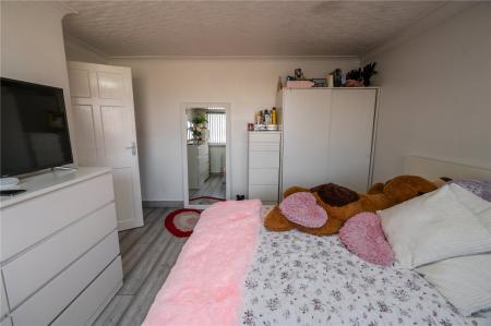 Bedroom 2 (2)