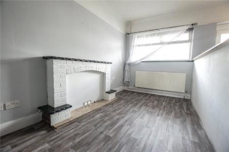 Living/Dining Room 3