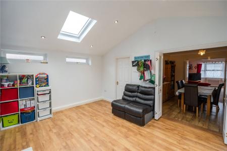 Sun Room (3)