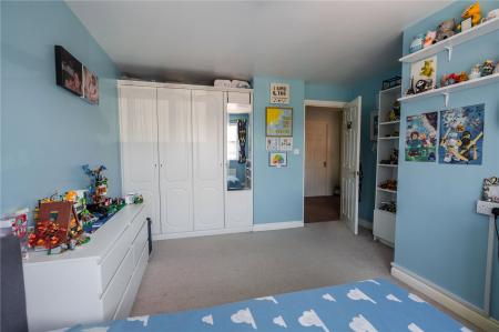 Bedroom 2 (2)